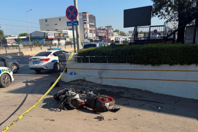 Bursa'da feci motosiklet kazası: Sürücü hayatını kaybetti, yaya saniyelerle kurtuldu
