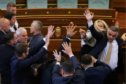 Kosova Meclisi’nde Gerilim! Başbakan Kurti’ye Yumurtalı Protesto