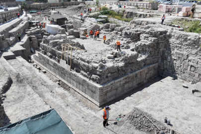 Larende Kapısı ve sur duvarları ile Konya tarihine keşif
