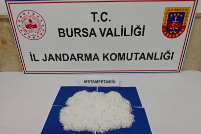Bursa’nın Gürsu ilçesinde jandarma ekiplerinin bir iş yerine düzenlediği operasyonda 1,9 kilogram metamfetamin çıktı