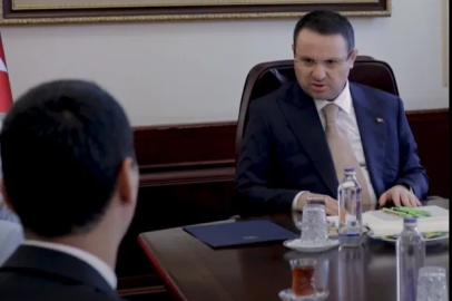 Adalet Bakanı Akın Gürlek, Muhsin Yazıcıoğlu’nun eşi Gülefer Yazıcıoğlu ve oğlu Fatih Furkan Yazıcıoğlu ile bir araya geldi