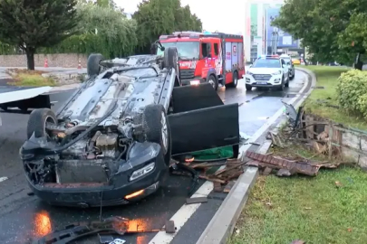 Ataşehir'de otomobil yolda takla attı: 2 yaralı