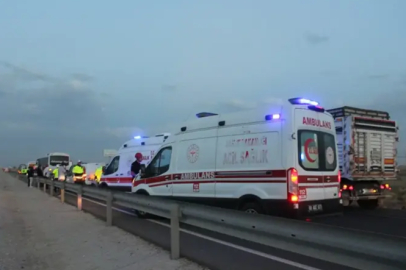 Aksaray’da kum fırtınası zincirleme kazaya yol açtı: 16 yaralı
