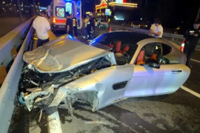 İstanbul Avcılar’da D-100’de iki otomobil çarpıştı: 2 yaralı