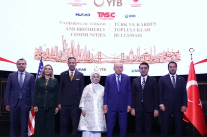 New York’ta Türk ve Müslüman toplum temsilcileriyle bir araya gelen Cumhurbaşkanı Erdoğan, “Kardeşliğimize sıkıca sarılacağız”