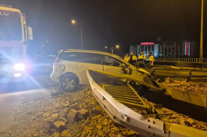 Afyonkarahisar’da TIR ve 3 otomobil çarpıştı: 1’i ağır 6 yaralı