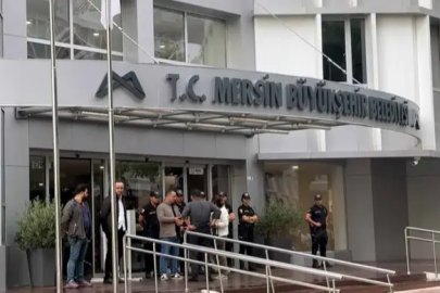 Mersin'de belediyelere yolsuzluk operasyonu: 60 şüpheli adliyede