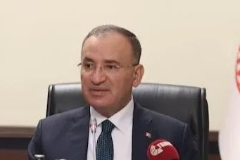 Bekir Bozdağ, sağlık sorunlarını gerekçe göstererek TBMM Başkan Vekilliği görevinden istifa etti