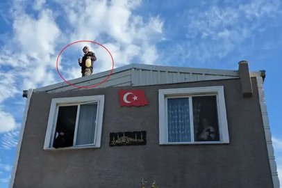 Bursa’da Yıkım kararına tepki gösterdi, elinde benzin bidonuyla çatıya çıktı