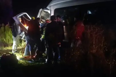 Kayseri’de işçi servisleri ve iş makinesi çarpıştı: 1 ölü, 15 yaralı