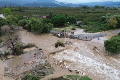 Bursa İznik’te Çakırca Deresi taşması sonucu tarım arazileri sular altında kaldı