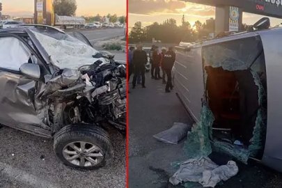 Malatya-Sivas yolunda minibüs ile otomobil çarpıştı: 3 yaralı