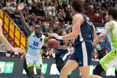 TOFAŞ Basketbol Takımı, Napoli deplasmanında ilk yenilgisini aldı